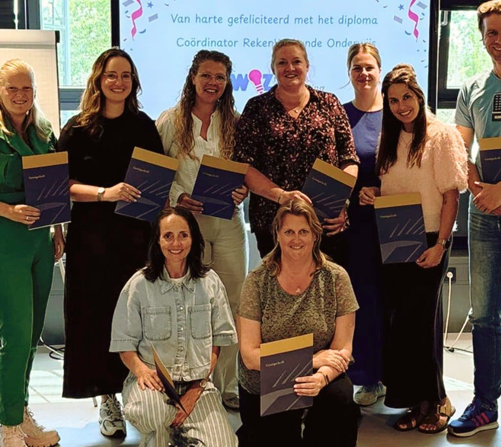 Negen trotse collega’s gediplomeerd als Coördinator Reken-Wiskundeonderwijs!